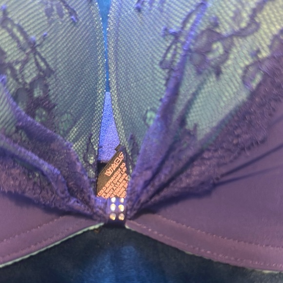 Victoria's Secret Purple Lace Bra with Molded Cups - Picture 2 of 6